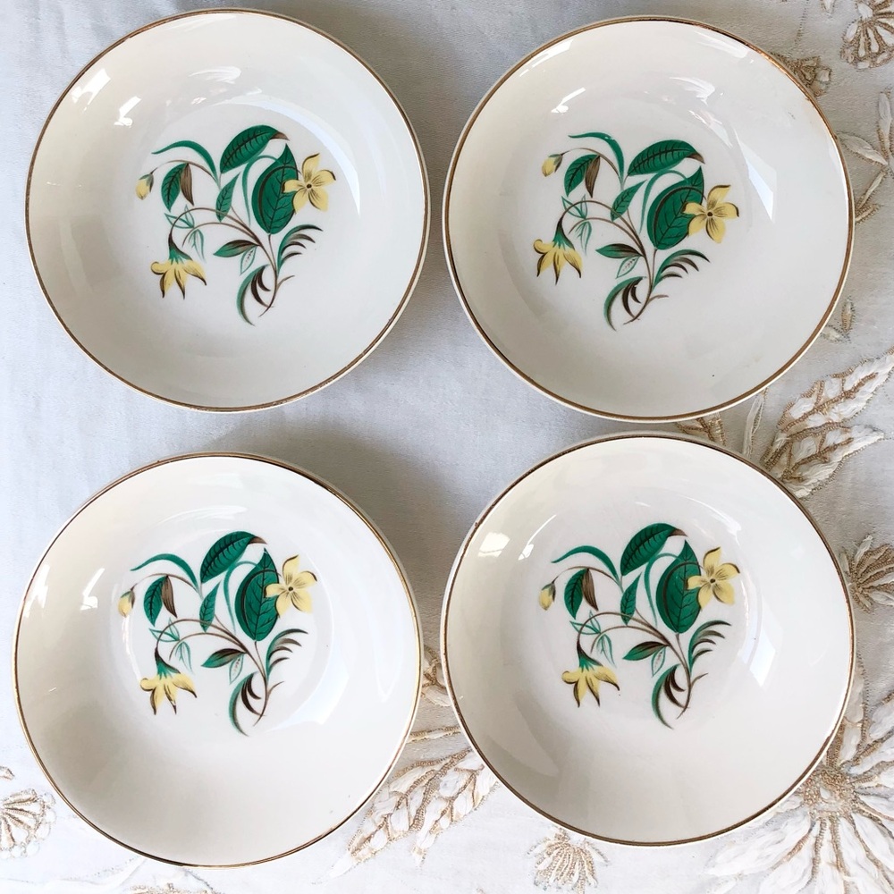 Vintage 1950’s Salem Starlight Yellow Floral Six Desert Fruit Bowls